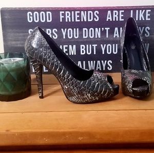 Charlotte Russe peep toe snake print heels sz.8
